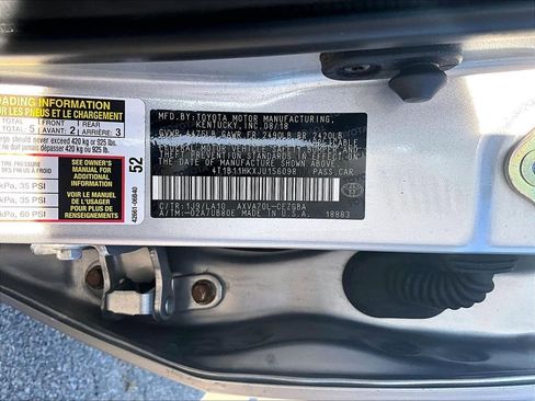 Used 2018 Toyota Camry XLE FWD image 9
