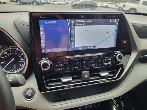 Used 2022 Toyota Highlander Limited image 18