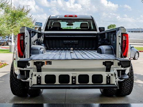 Used 2024 GMC Sierra 3500 SLE w/ SLE Convenience Package AWD/4WD image 9
