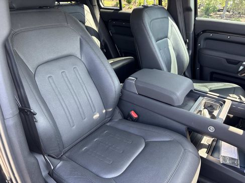 Used 2022 Land Rover Defender 110 S AWD/4WD image 33