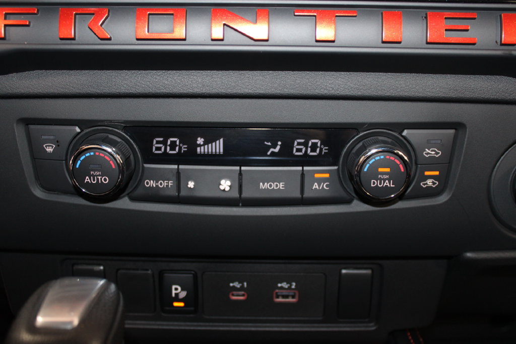 Used 2025 Nissan Frontier PRO-4X AWD/4WD image 36