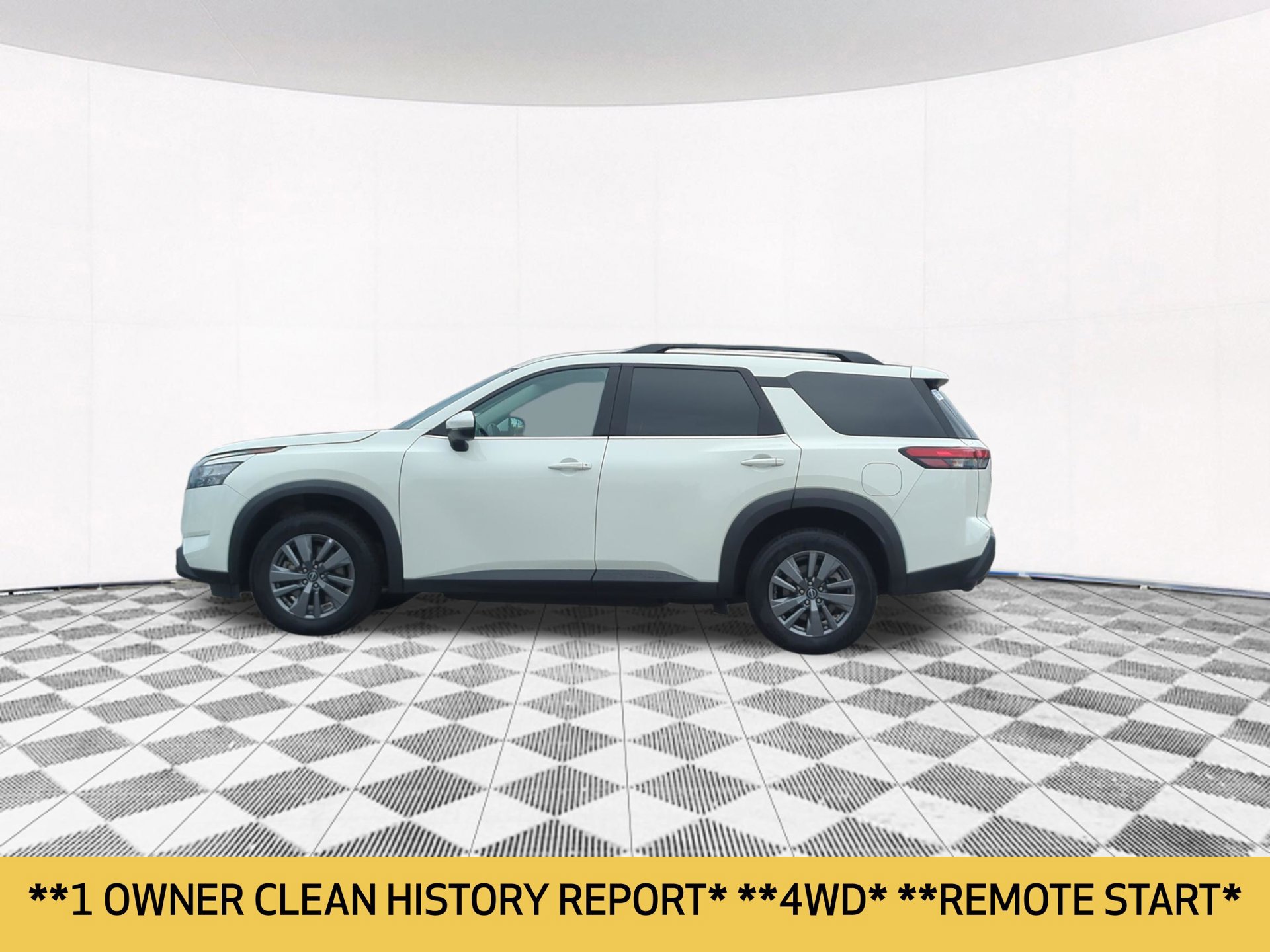 Used 2024 Nissan Pathfinder SV AWD/4WD image 2