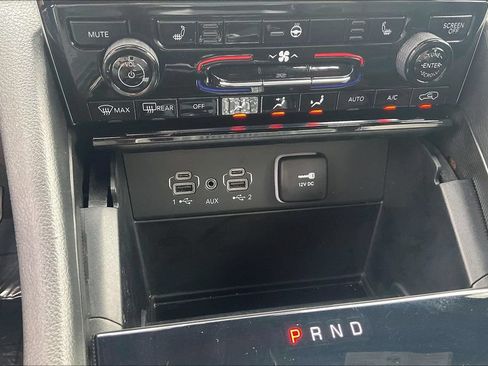 Used 2024 Jeep Grand Cherokee Limited RWD image 30