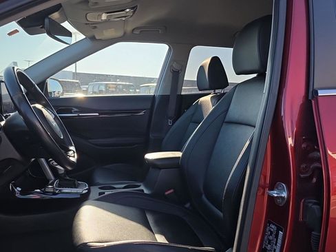 Used 2023 Kia Seltos SX image 3