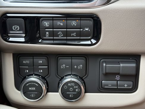 New 2026 GMC Yukon Denali image 38