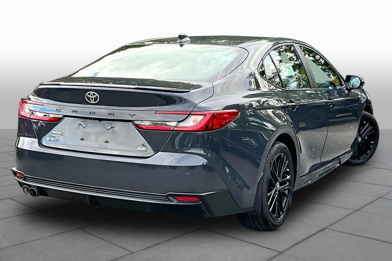 Used 2026 Toyota Camry SE AWD/4WD image 13