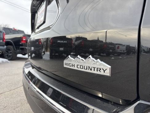 Used 2021 Chevrolet Traverse High Country image 5