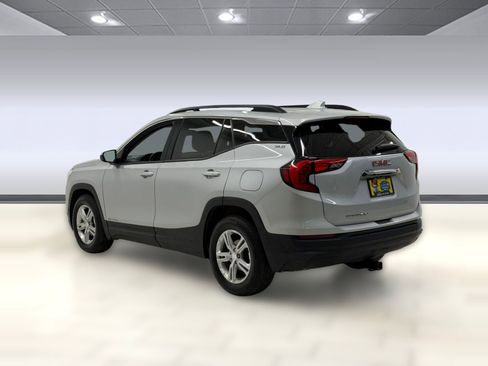 Used 2018 GMC Terrain SLE w/ Driver Convenience Package image 2