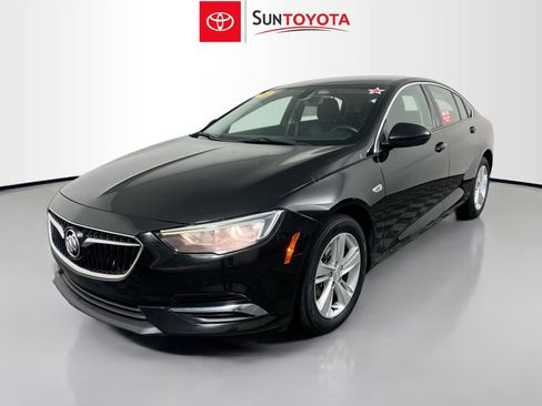 Used 2018 Buick Regal Preferred image 9