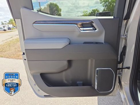 New 2026 GMC Sierra 1500 SLE AWD/4WD image 9