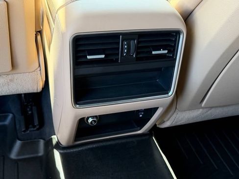 Used 2021 Porsche Cayenne AWD/4WD image 14
