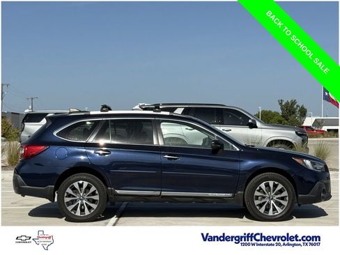 Used 2018 Subaru Outback 3.6R Touring w/ Popular Package #3 AWD/4WD image 3