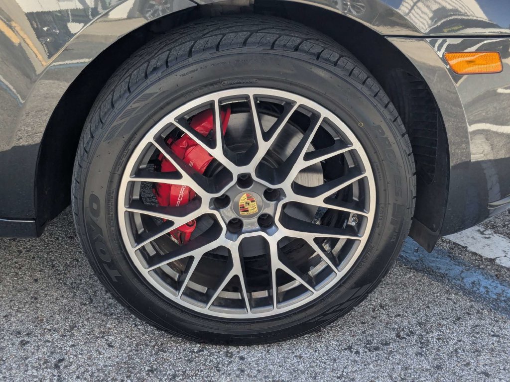 Used 2017 Porsche Macan Turbo AWD/4WD image 13