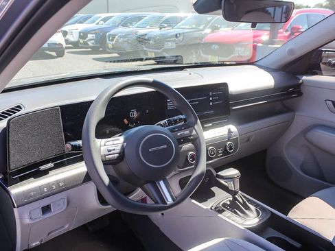 Used 2024 Hyundai Kona SE FWD image 22