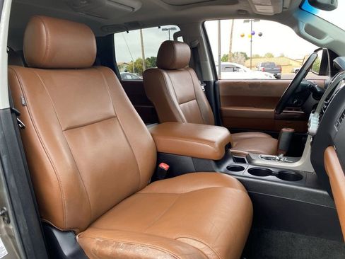 Used 2015 Toyota Sequoia Platinum image 11
