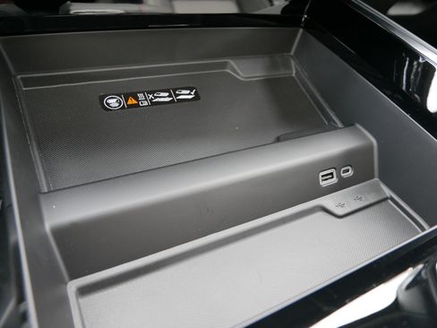 New 2026 Chevrolet Suburban RST image 20