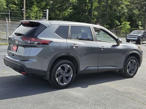 Used 2026 Nissan Rogue SV w/ Cold Weather Package FWD image 5