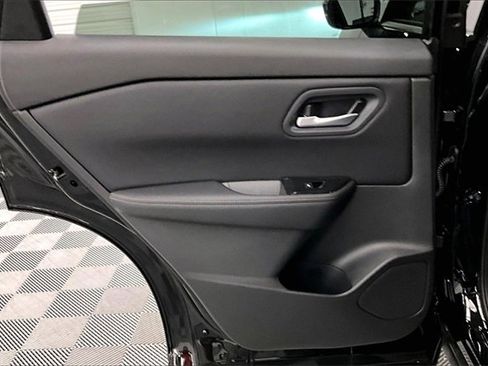 New 2025 Nissan Rogue SV image 29