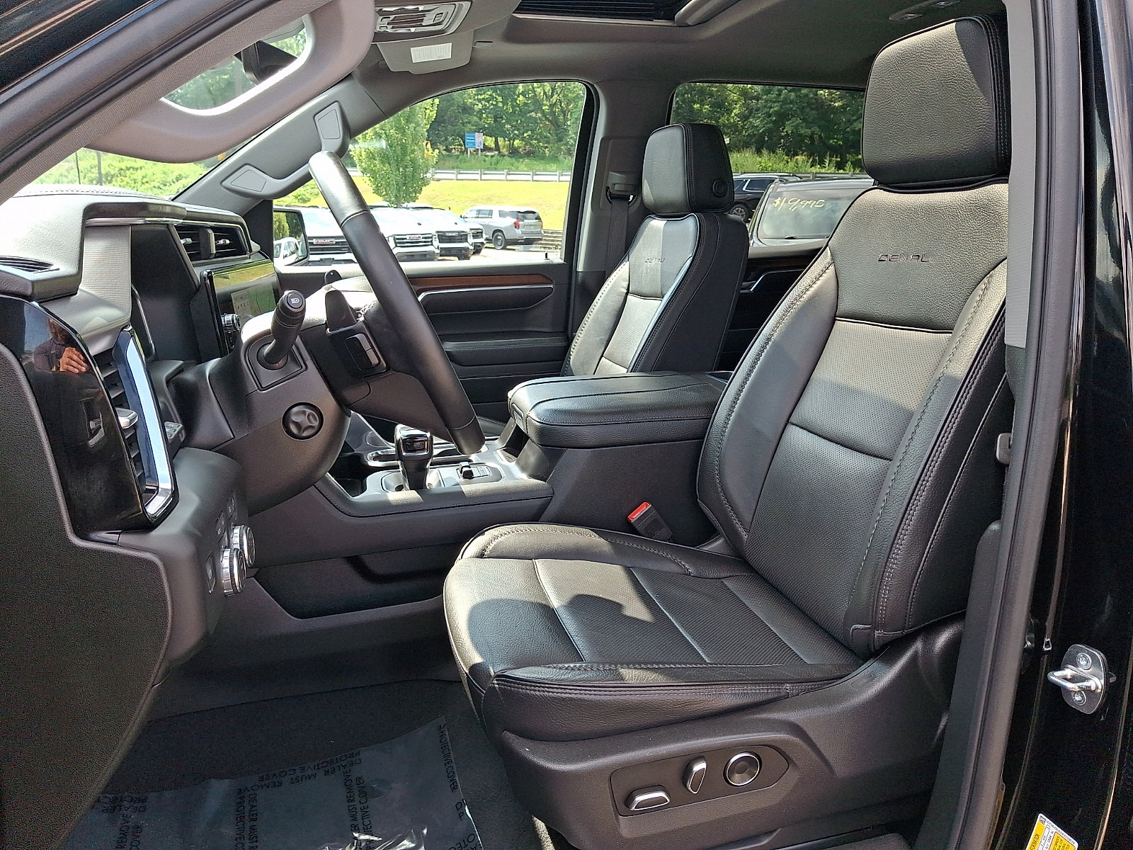 Used 2024 GMC Sierra 1500 Denali w/ Denali Reserve Package AWD/4WD image 14