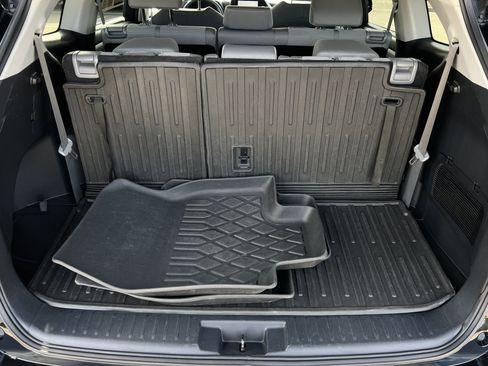 Used 2023 Toyota Highlander L image 33