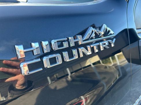 Used 2022 Chevrolet Silverado 3500 High Country w/ Technology Package AWD/4WD image 32