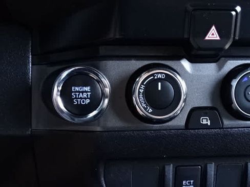 Used 2023 Toyota Tacoma TRD Off-Road AWD/4WD image 30
