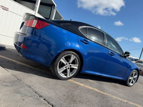 Used 2011 Lexus IS 250 w/ Premium Pkg Value Edition RWD image 4