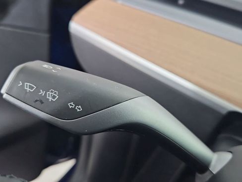 Used 2022 Tesla Model Y Long Range image 26