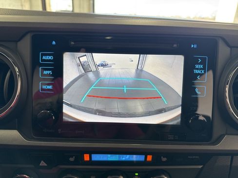 Used 2019 Toyota Tacoma TRD Off-Road image 28