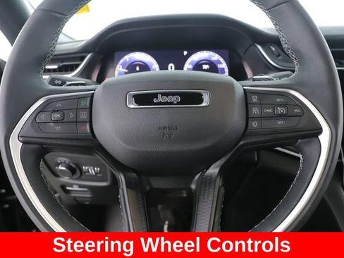 Used 2025 Jeep Grand Cherokee L Altitude AWD/4WD image 22