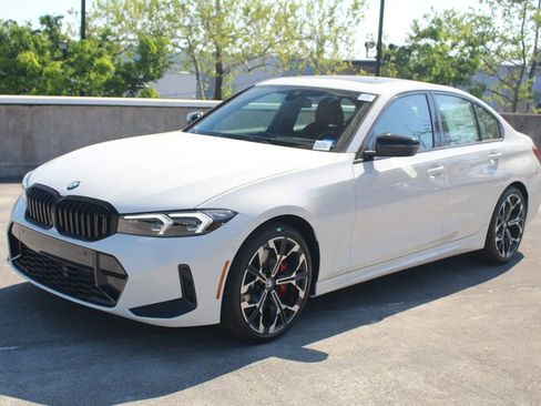 New 2026 BMW 330i xDrive Sedan w/ M Sport Package AWD/4WD image 4