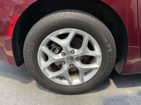 Used 2017 Chrysler Pacifica Touring-L Plus w/ Tire & Wheel Group image 5