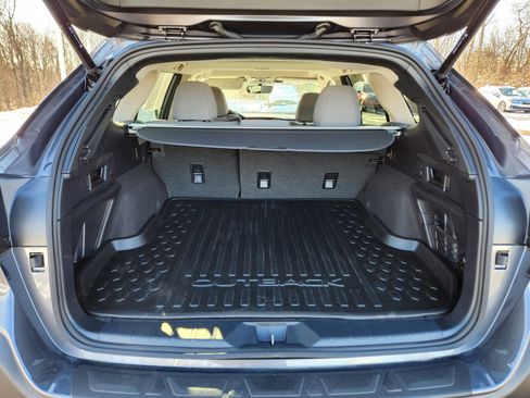 Certified 2025 Subaru Outback Premium image 8