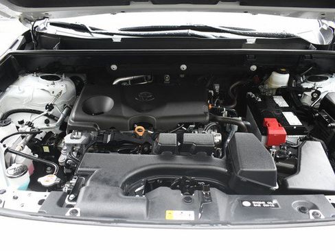 Certified 2025 Toyota RAV4 XLE AWD/4WD image 29