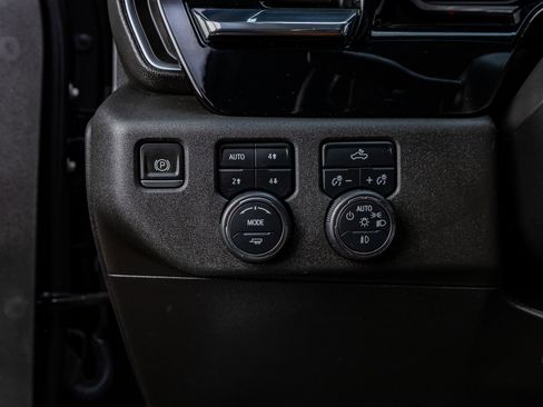 Used 2023 Chevrolet Silverado 1500 RST w/ Z71 Off-Road Package AWD/4WD image 18