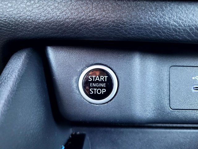 Used 2023 Nissan Rogue S FWD image 18