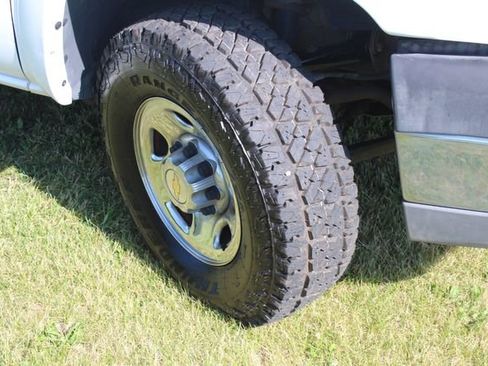 Used 2004 Chevrolet Silverado 2500 LS w/ Heavy-Duty Power Package image 18