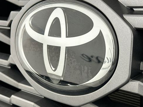 Used 2023 Toyota Tacoma TRD Sport image 34