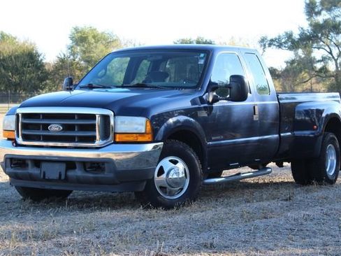 Used 2001 Ford F350 XLT image 1