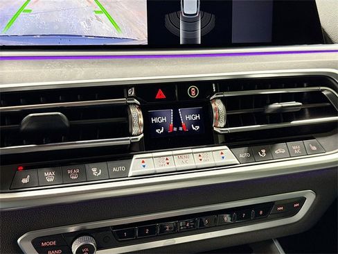 Used 2022 BMW X5 xDrive40i w/ Premium Package image 18