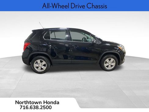 Used 2021 Chevrolet Trax LS image 10