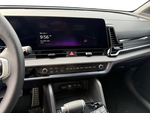 New 2025 Kia Sportage X-Pro image 12