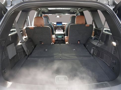 Used 2021 Lincoln Aviator Reserve w/ Equipment Group 202A image 12