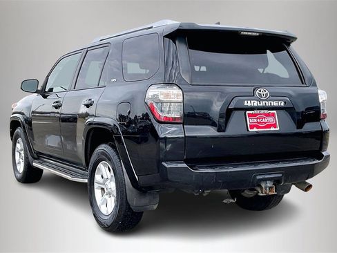 Used 2017 Toyota 4Runner SR5 Premium image 4
