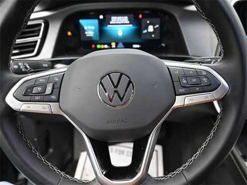 Used 2025 Volkswagen Atlas Cross Sport SE image 20