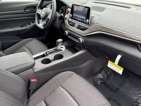 New 2026 Nissan Altima 2.5 SV image 12