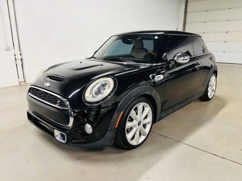 Used 2014 MINI Cooper S FWD image 2
