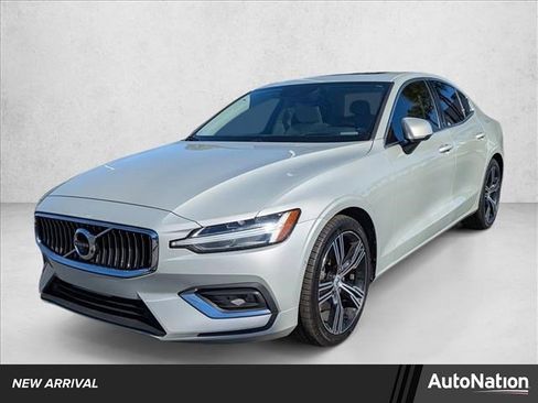 Used 2022 Volvo S60 B5 Inscription w/ Advanced Package image 1