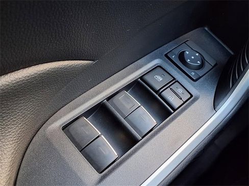 Used 2022 Toyota RAV4 XLE image 14