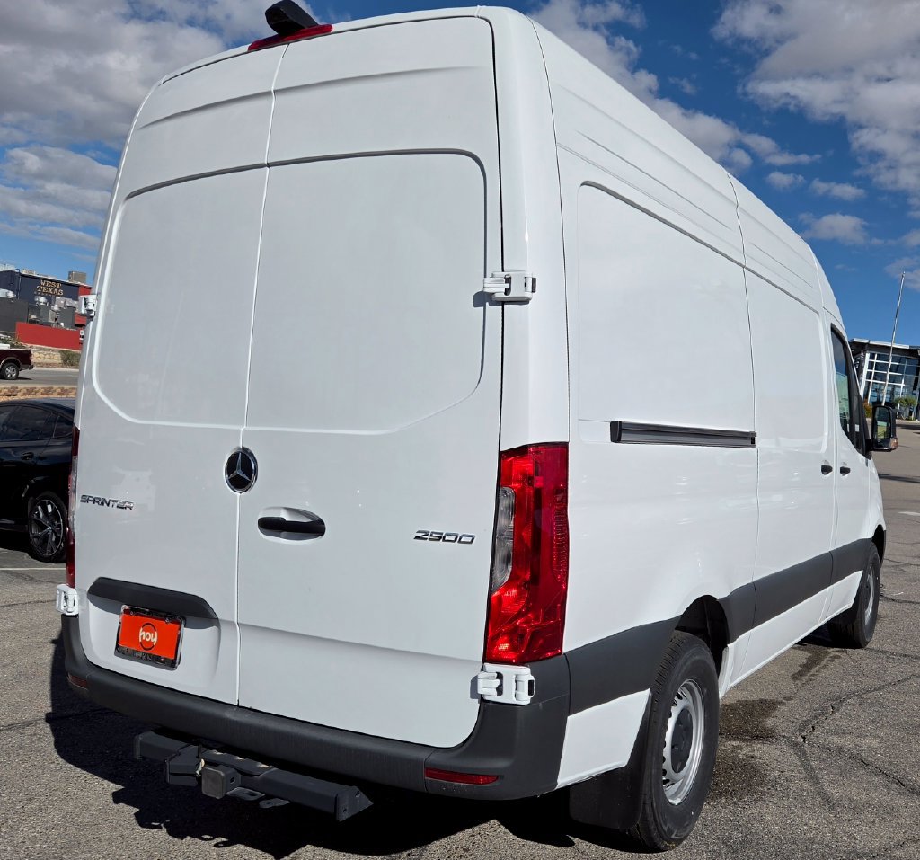 Used 2026 Mercedes-Benz Sprinter 2500 image 8
